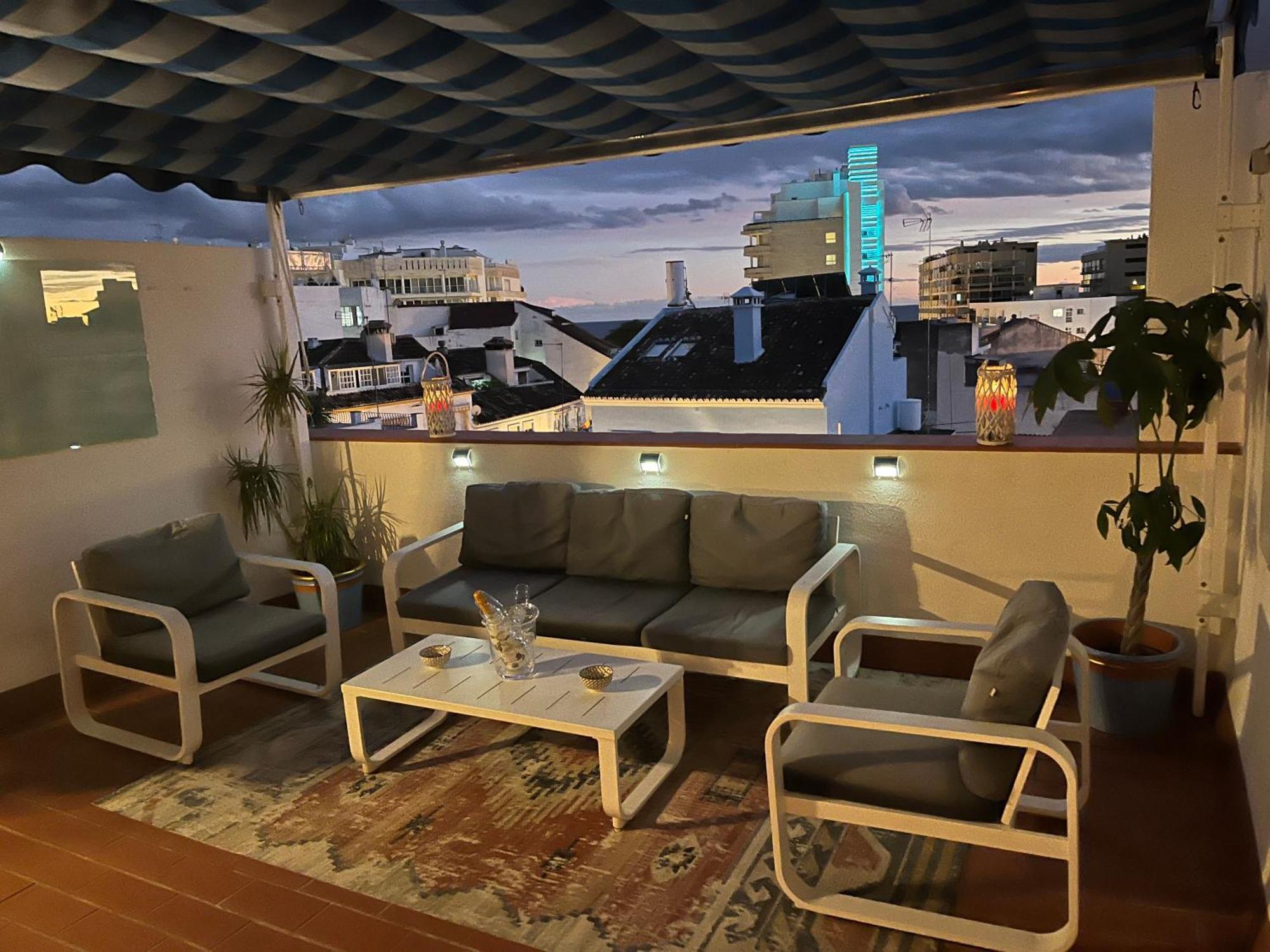Fab Centre With Rooftop Terrace - Rdr451 Apartment